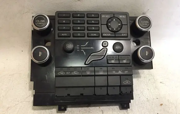 Volvo V70 Climate control unit 30782281