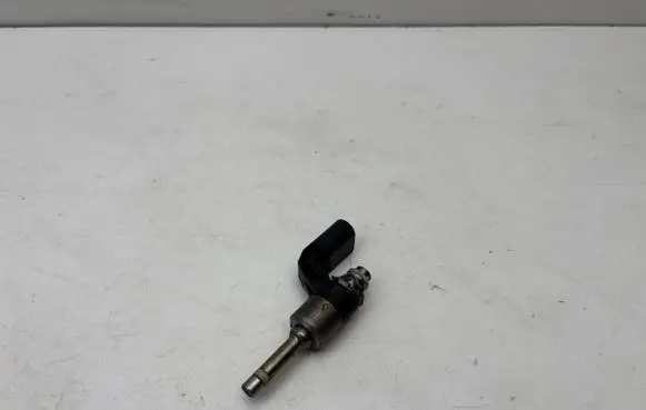 Volkswagen Golf Plus Fuel injector 03C906036M