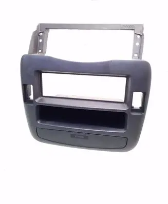 Hyundai Trajet Radio/GPS head unit trim 847423A300