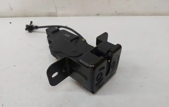 KIA Sorento Tailgate window lock/catch/latch 871303E000