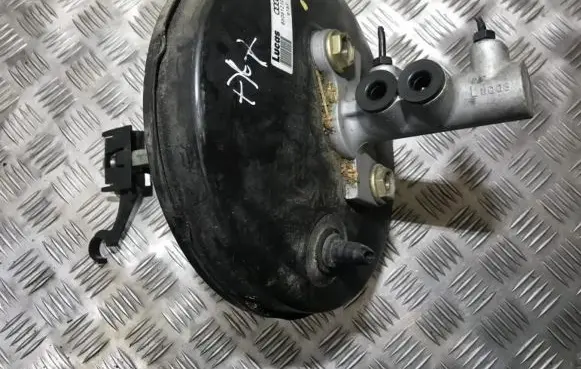 Audi A4 S4 B5 8D Brake booster 8d0612105f q16f