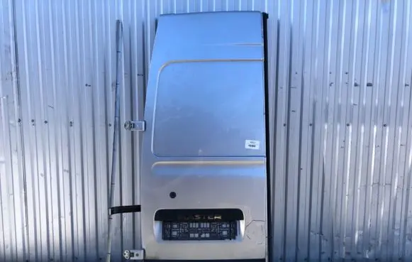 Renault Master III Rear door 