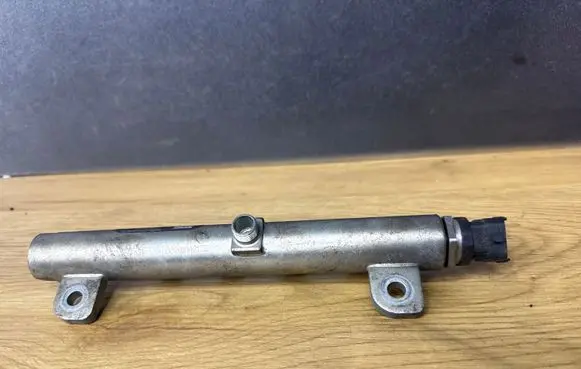 Opel Insignia A Fuel main line pipe 0445214199