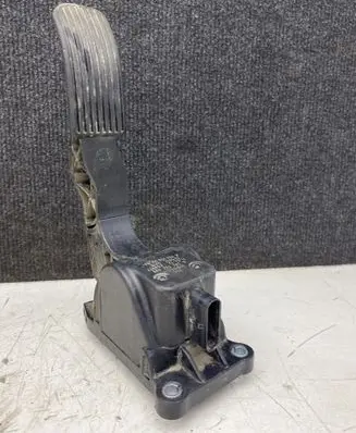 Mercedes-Benz Vito Viano W639 Accelerator throttle pedal A9063000304