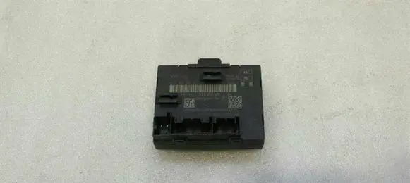 Audi A3 S3 8V Door control unit/module 5Q0959595A