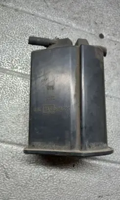 Active carbon filter fuel vapour canister