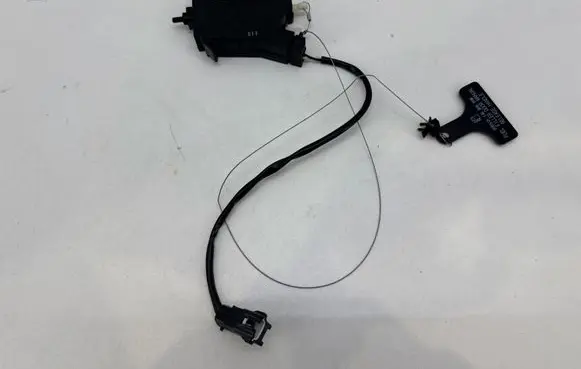 KIA Sorento Fuel tank cap lock motor 