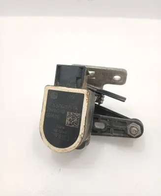 Headlight/headlamp level sensor