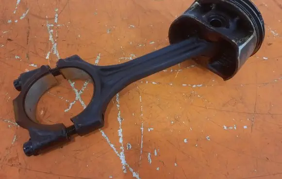Seat Cordoba (6L) Piston 