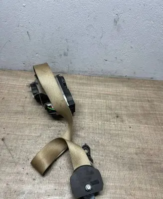 Mercedes-Benz GL X164 Front seatbelt A33033476