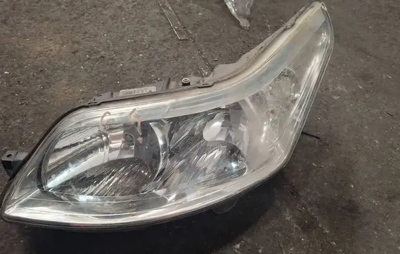 Citroen C4 I Headlight/headlamp 9646894180