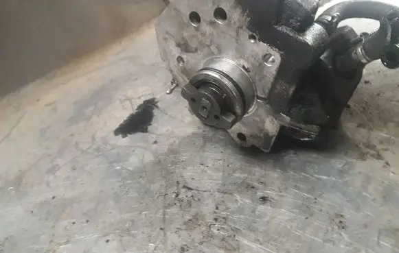 Volvo S60 Fuel injection high pressure pump