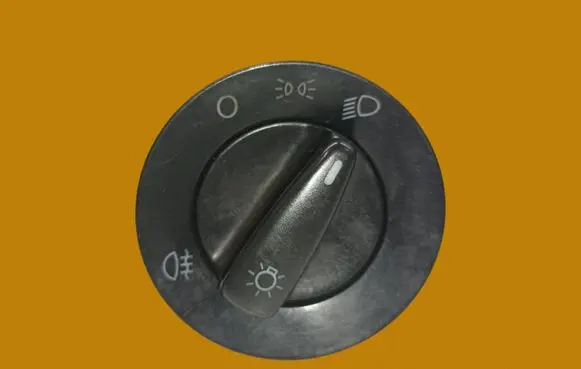 Volkswagen Golf IV Light switch 1C0941531