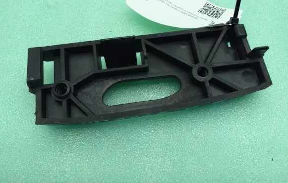 Ford Kuga I Fender mounting bracket