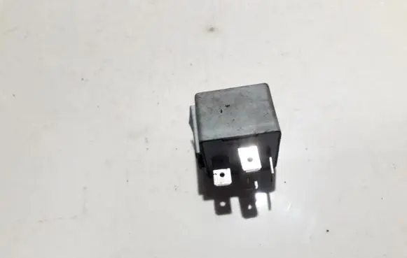 Renault Megane I Other relay 20201100 12V2030A