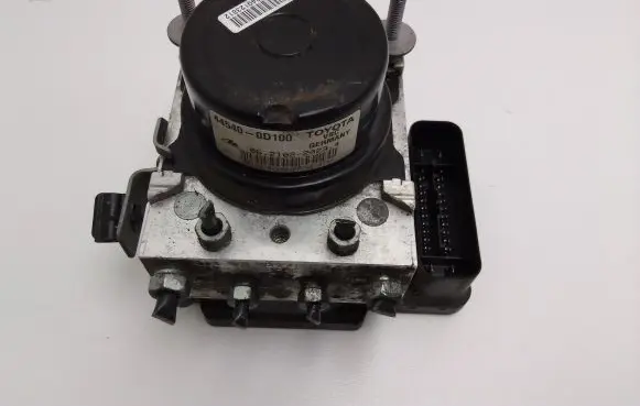 Toyota Yaris ABS Pump 445400D100