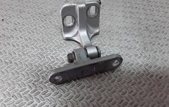 Mercedes-Benz S W220 Rear door lower hinge