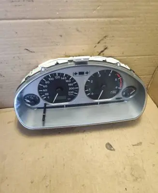 Mitsubishi Space Star Speedometer (instrument cluster) MR915219 2573400010