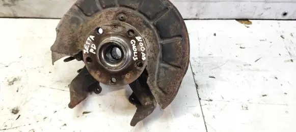 Volkswagen Jetta V Front wheel hub