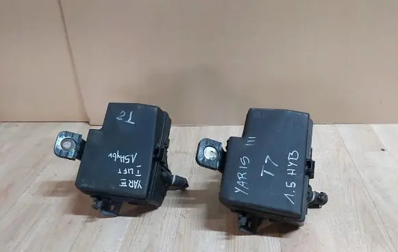 Toyota Yaris Fuse box set