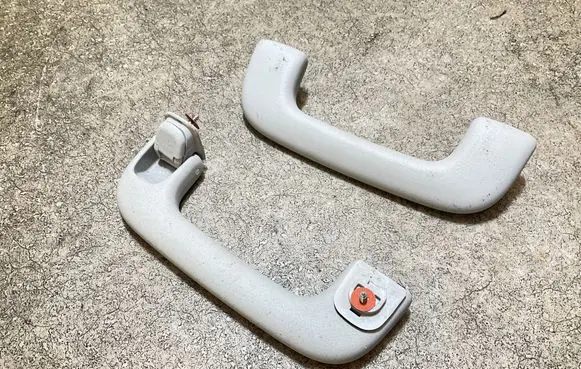 Hyundai Kona II Rear interior roof grab handle