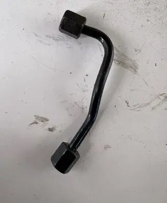 Fuel injector supply line/pipe