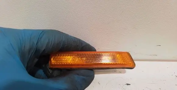 BMW 3 E36 Front fender indicator light E130144