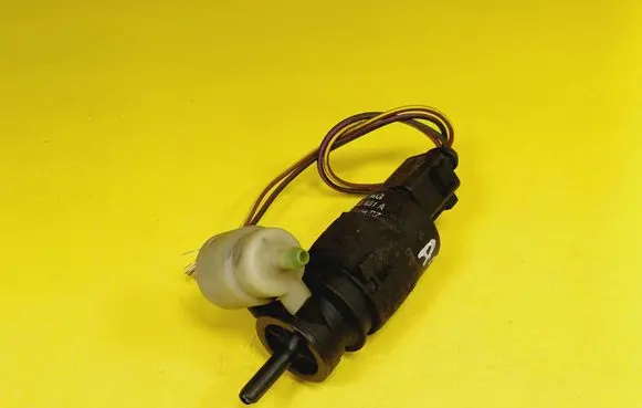 Audi A6 S6 C6 4F Windscreen/windshield washer pump 1T0955651A