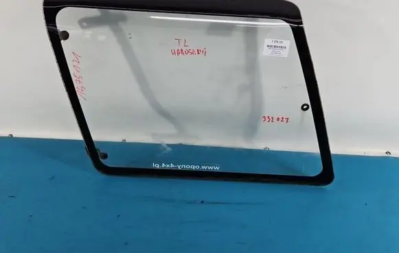 Daihatsu Feroza Rear side window IMPRK1575121