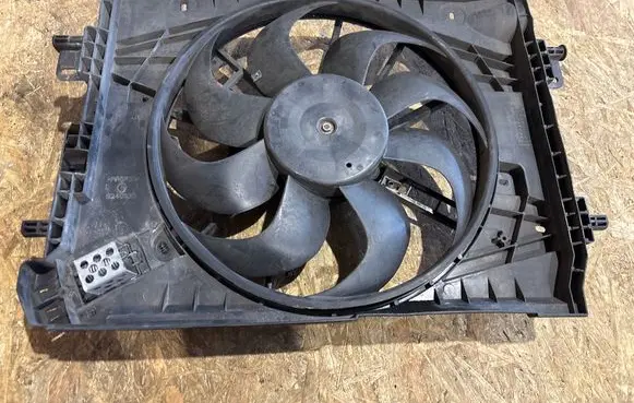 Renault Captur Electric radiator cooling fan 8240636