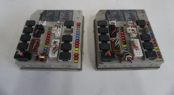 Nissan Note (E11) Fuse box set 284B7AX61A 7C01