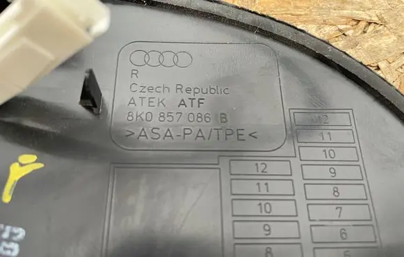 Audi A5 8T 8F Dashboard side end trim 8K0857086B