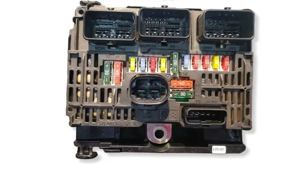 Citroen C5 Fuse module BSML0500 9661682880 S118983005Q