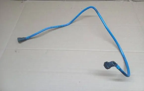 Volkswagen PASSAT B8 Fuel line pipe 3Q0201294