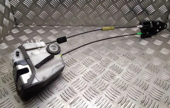 Toyota Prius (XW30) Rear door lock