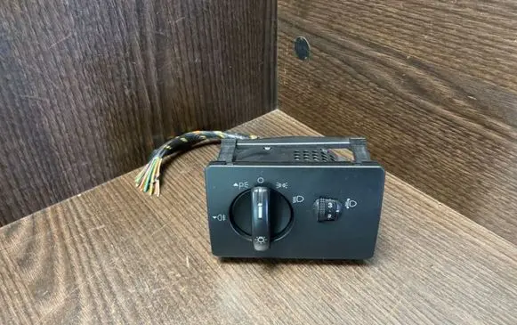 Ford Focus Light switch 4M5T13A024EA