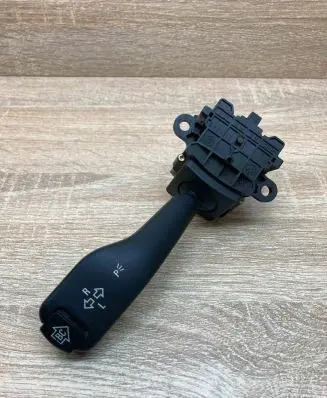 BMW 5 E39 Indicator stalk 8363668 01104010
