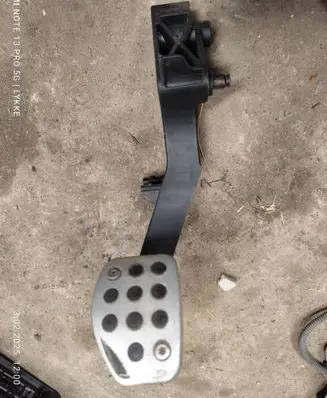 Citroen C4 I Clutch pedal 50175413