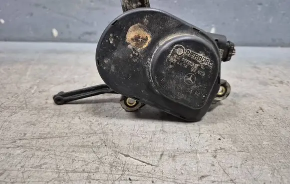 Mercedes-Benz E W211 Intake manifold valve actuator/motor A6111500494