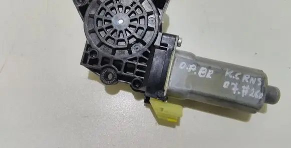 KIA Carens II Front door window regulator motor