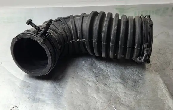 Air intake hose/pipe