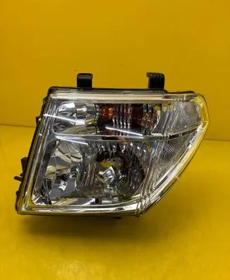 Nissan Navara D40 Headlight/headlamp