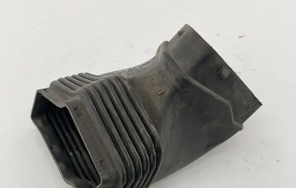 Audi A6 S6 C6 4F Air intake duct part 4F0129739B