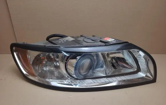 Volvo V50 Headlight/headlamp 31265705