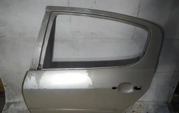 Rear door