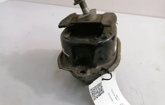 BMW X5 E70 Engine mount bracket