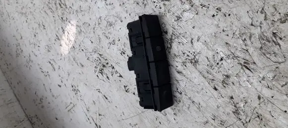Ford Fiesta Windscreen/window heater switch 286T18C621AC