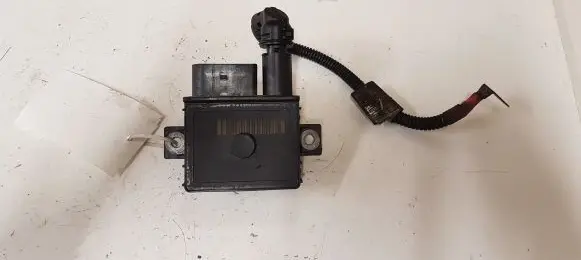 BMW 5 E60 E61 Glow plug pre-heat relay 779800007