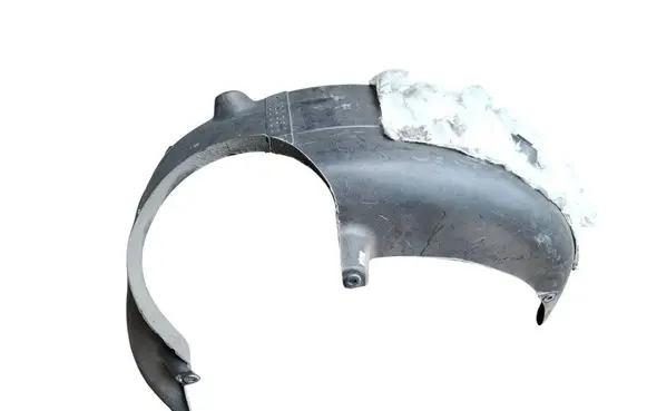 Rear arch fender liner splash guards