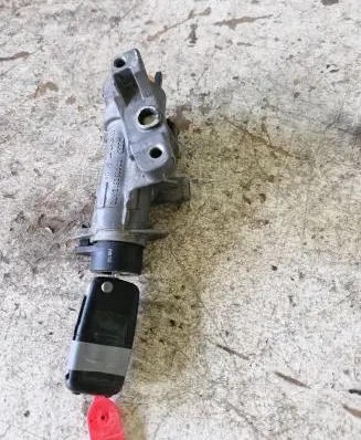 Volkswagen PASSAT B5.5 Ignition lock